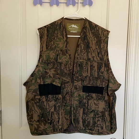 Northwest Territory Other - EUC Northwest‎ Territory men’s camouflage hunting shoot zip vest pockets XL